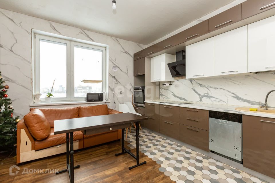 Продаётся 2-комнатная квартира, 70.3 м²