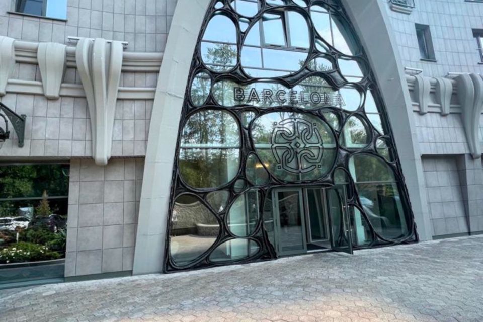 Продаётся 3-комнатная квартира, 160 м²