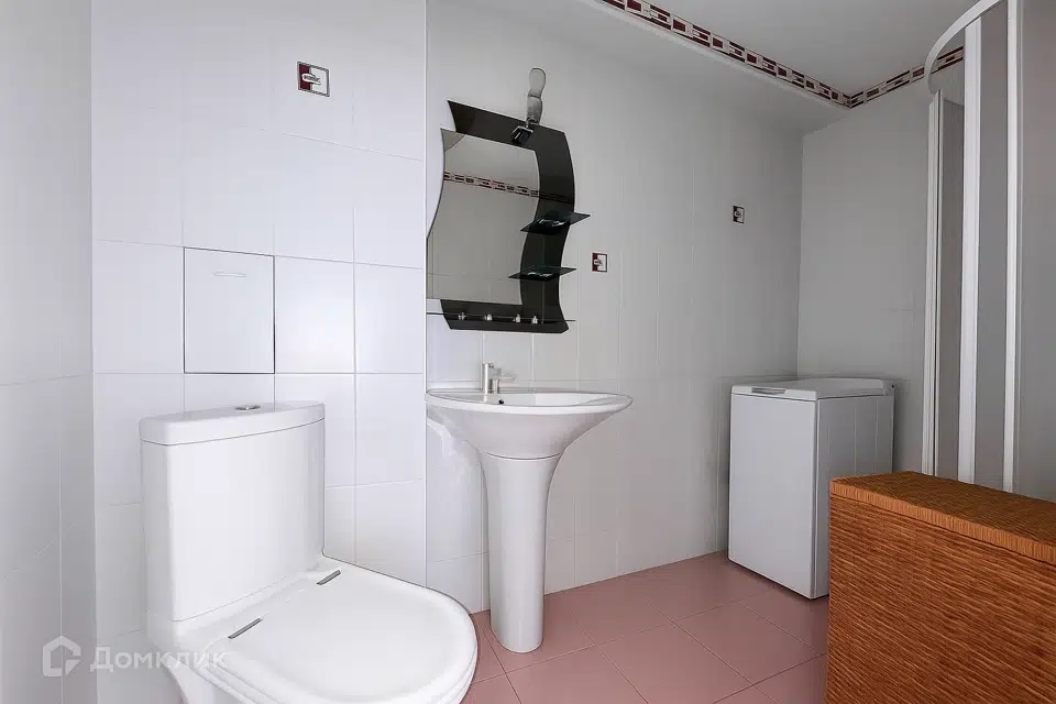 Продаётся 4-комнатная квартира, 106.1 м²