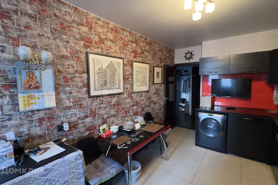 Продаётся 1-комнатная квартира, 41.9 м²
