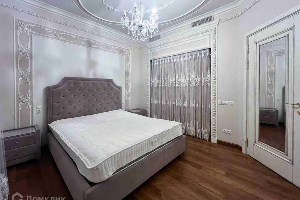 Сдаётся 4-комнатная квартира, 100 м²