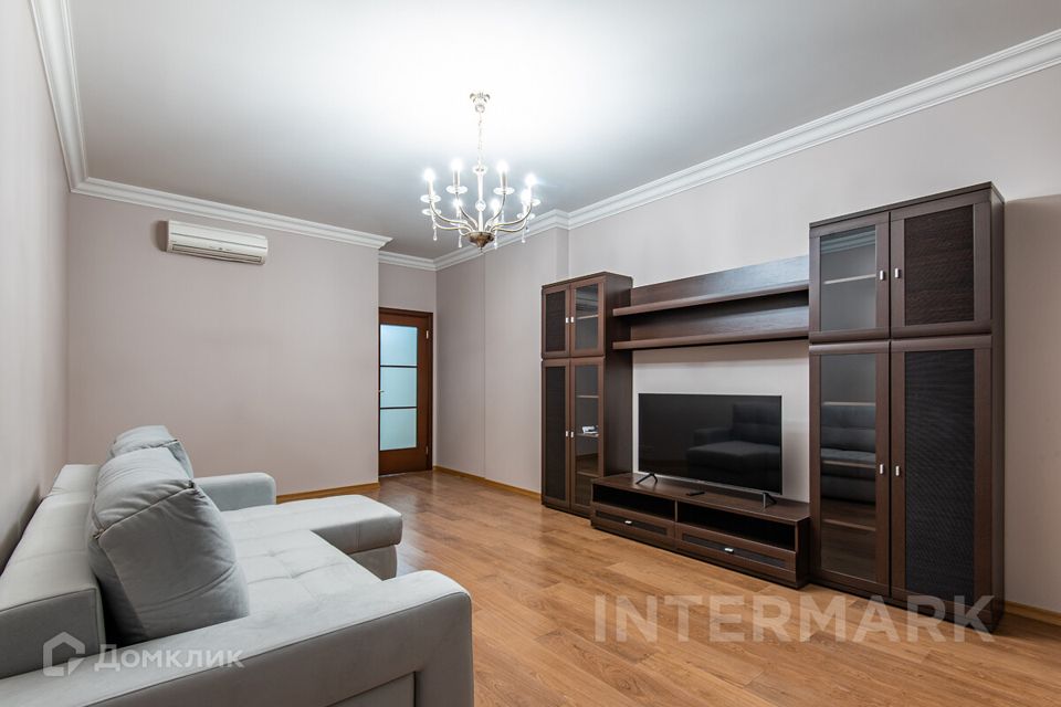 Сдаётся 4-комнатная квартира, 150 м²