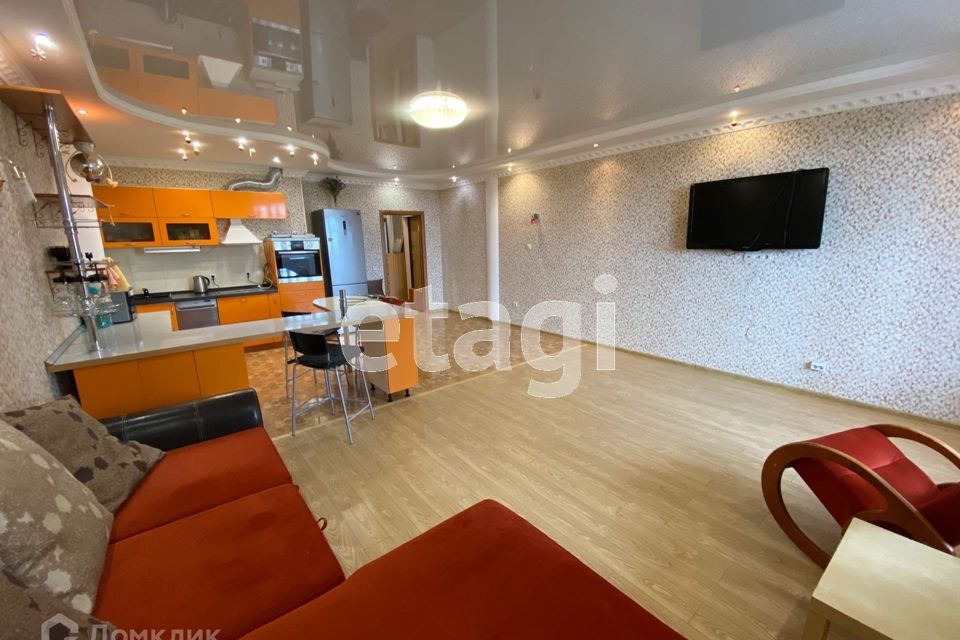 Продаётся 2-комнатная квартира, 118.1 м²