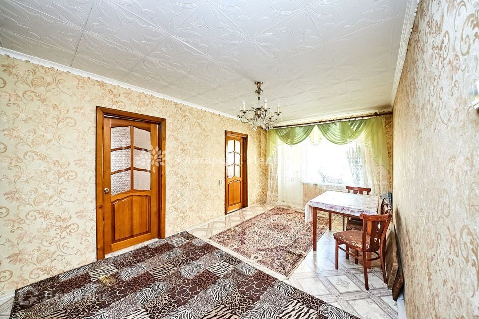 Продаётся 4-комнатная квартира, 60.8 м²