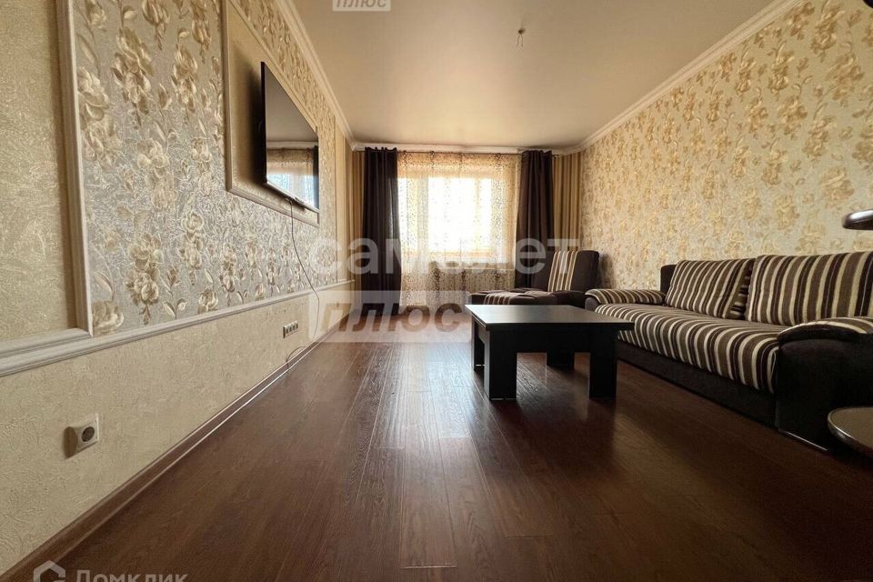 Продаётся 1-комнатная квартира, 42 м²