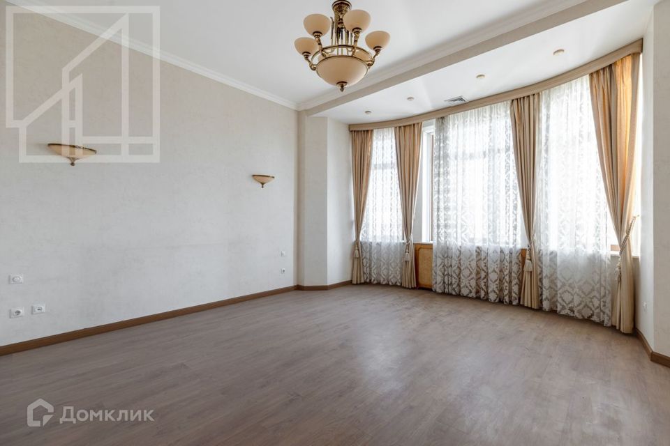 Сдаётся 6-комнатная квартира, 206 м²