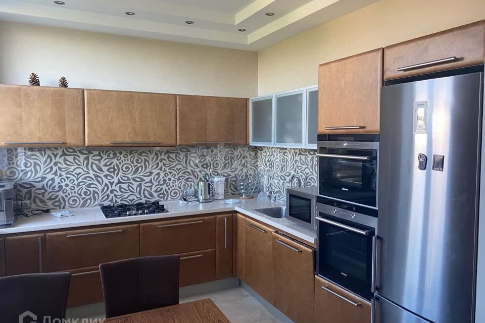 Сдаётся 3-комнатная квартира, 90 м²