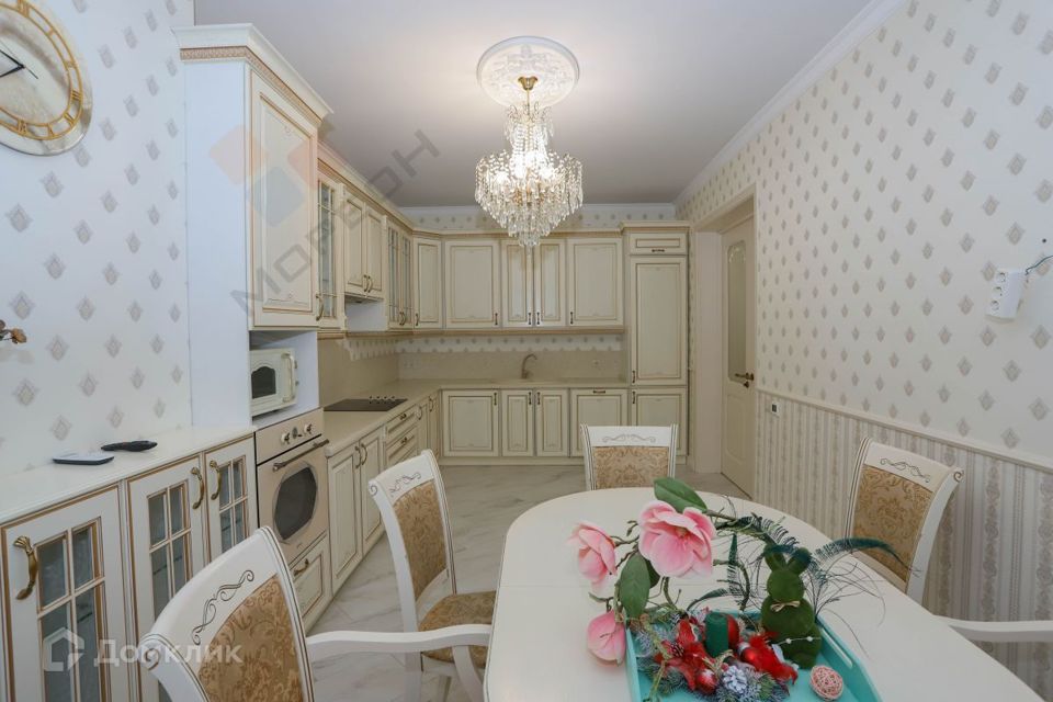 Продаётся 3-комнатная квартира, 116.3 м²