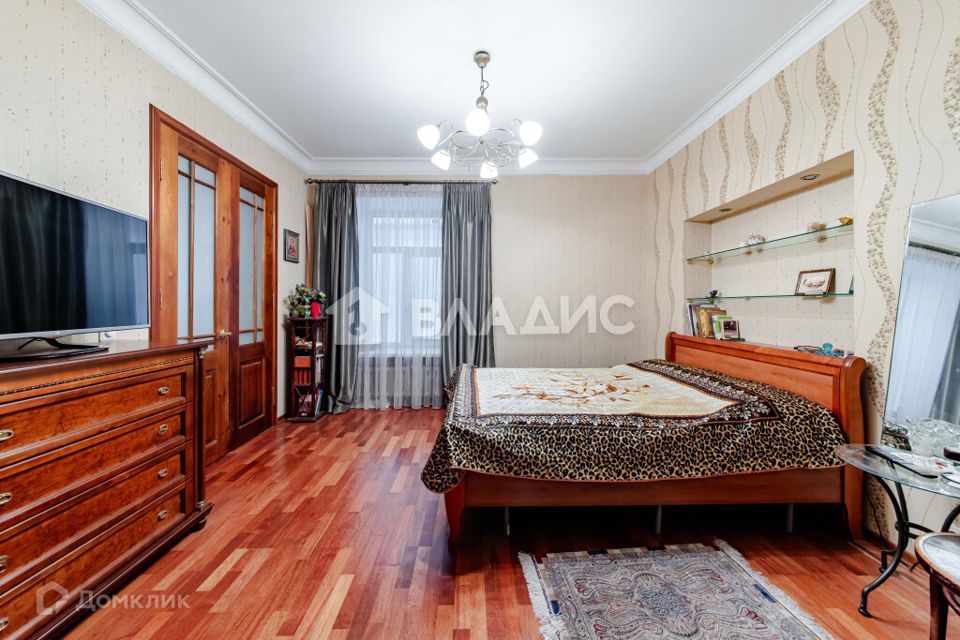 Продаётся 3-комнатная квартира, 109.3 м²