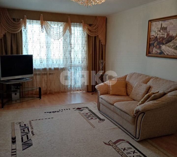 Продаётся 3-комнатная квартира, 135 м²