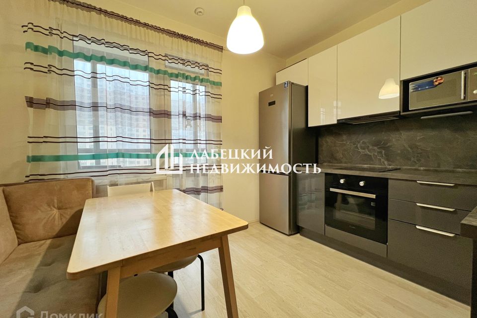 Продаётся 2-комнатная квартира, 57.8 м²