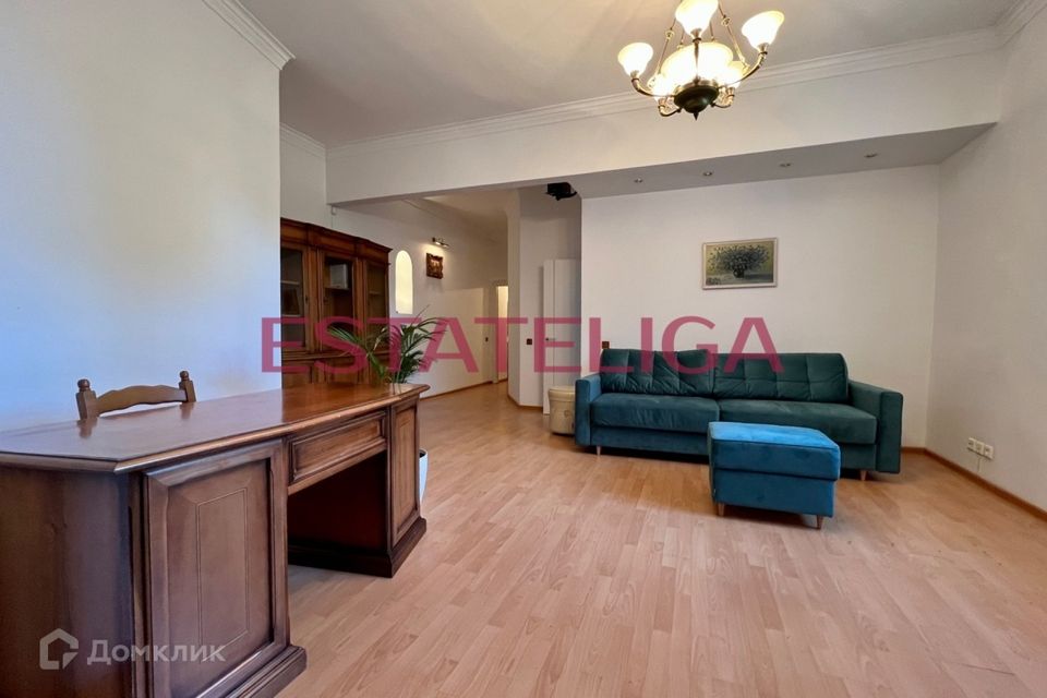 Сдаётся 2-комнатная квартира, 65 м²