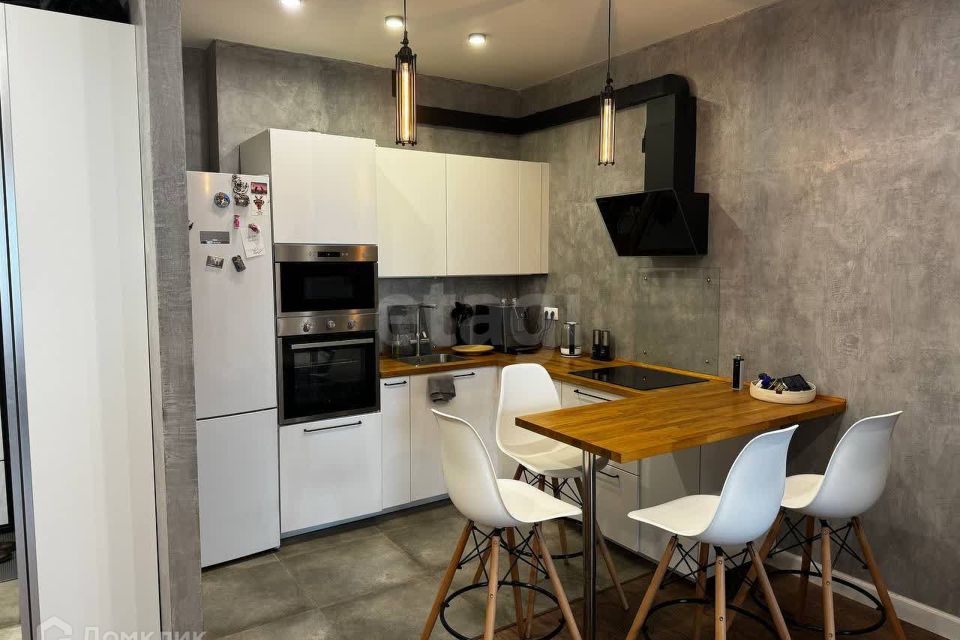 Продаётся 2-комнатная квартира, 65.7 м²