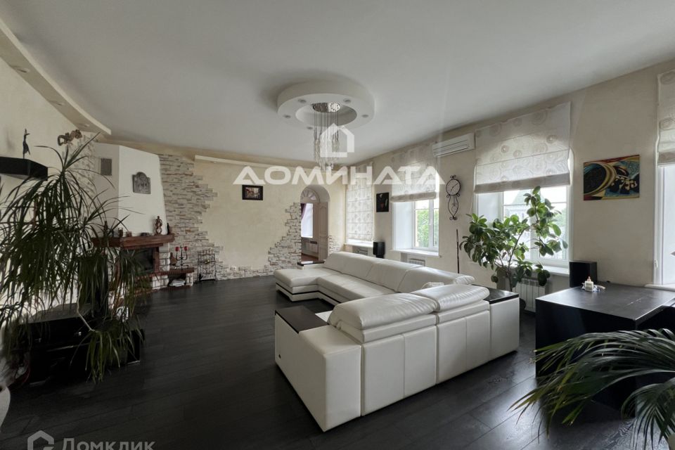 Сдаётся 3-комнатная квартира, 150 м²