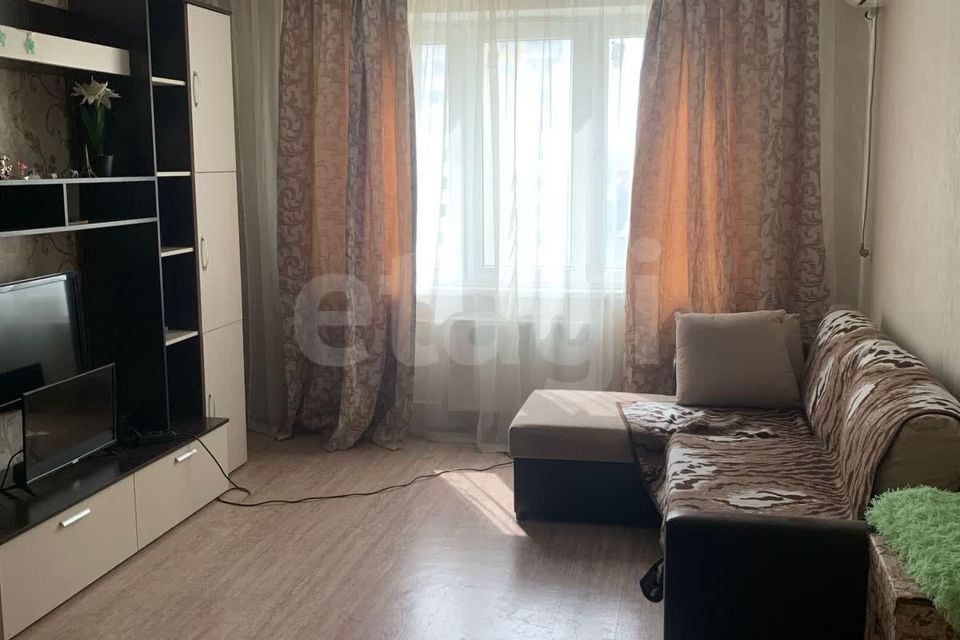 Продаётся 1-комнатная квартира, 37.8 м²