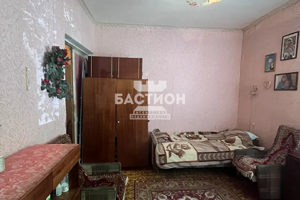 Продаётся 4-комнатная квартира, 66.8 м²