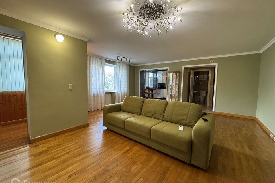 Сдаётся 2-комнатная квартира, 100 м²
