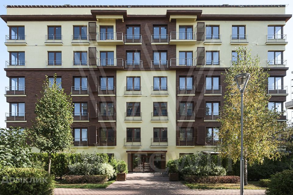 Продаётся 4-комнатная квартира, 147 м²