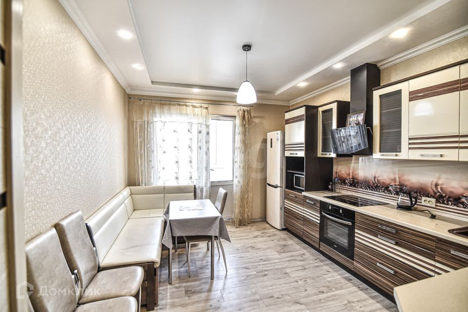 Сдаётся 2-комнатная квартира, 69.8 м²