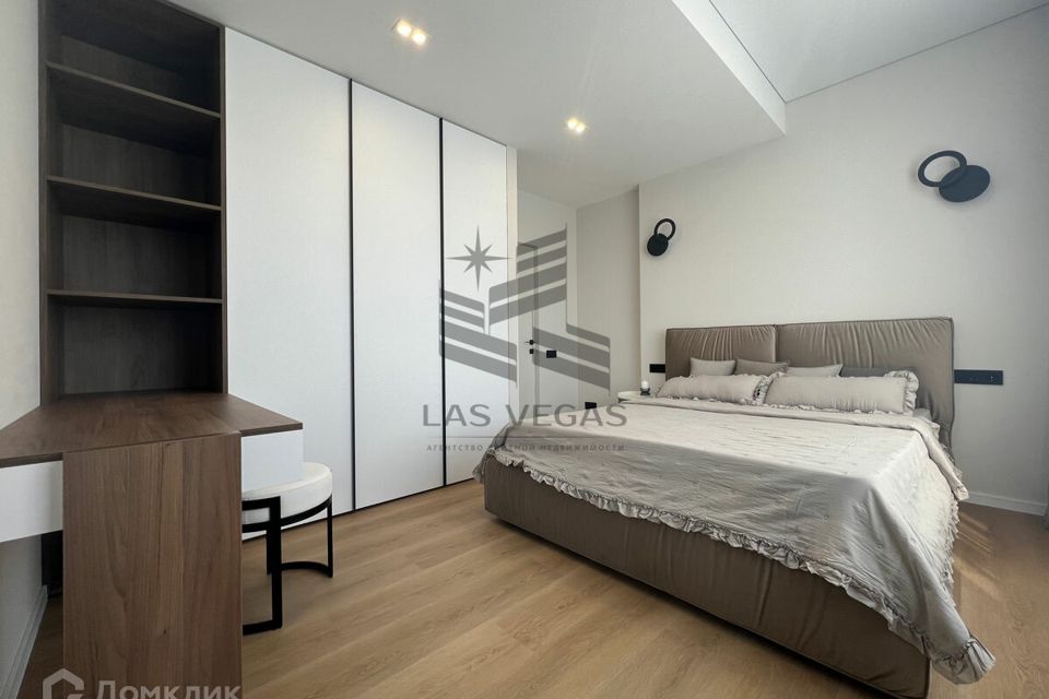 Сдаётся 3-комнатная квартира, 136 м²