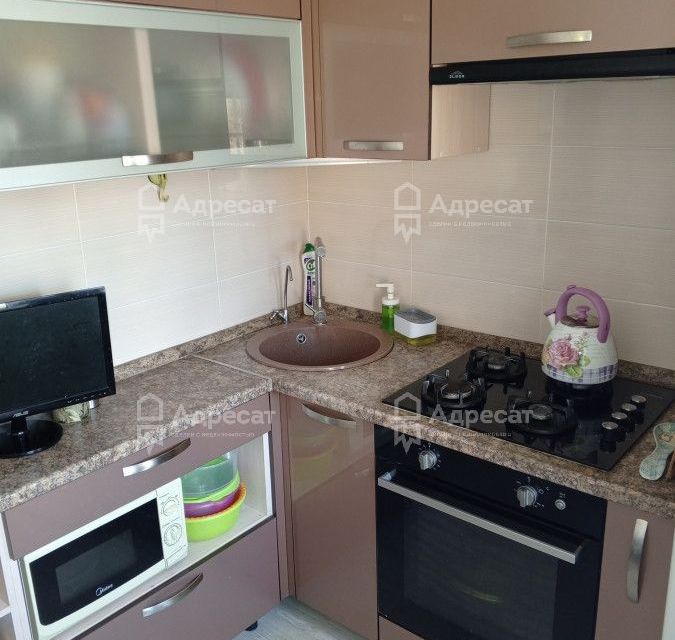 Продаётся 3-комнатная квартира, 48.4 м²