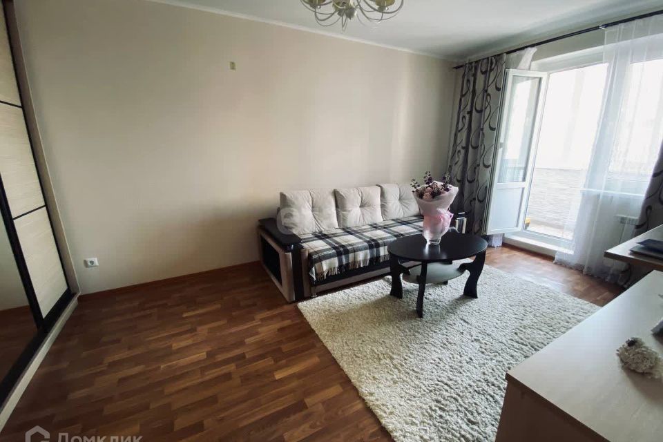 Продаётся 1-комнатная квартира, 37.8 м²