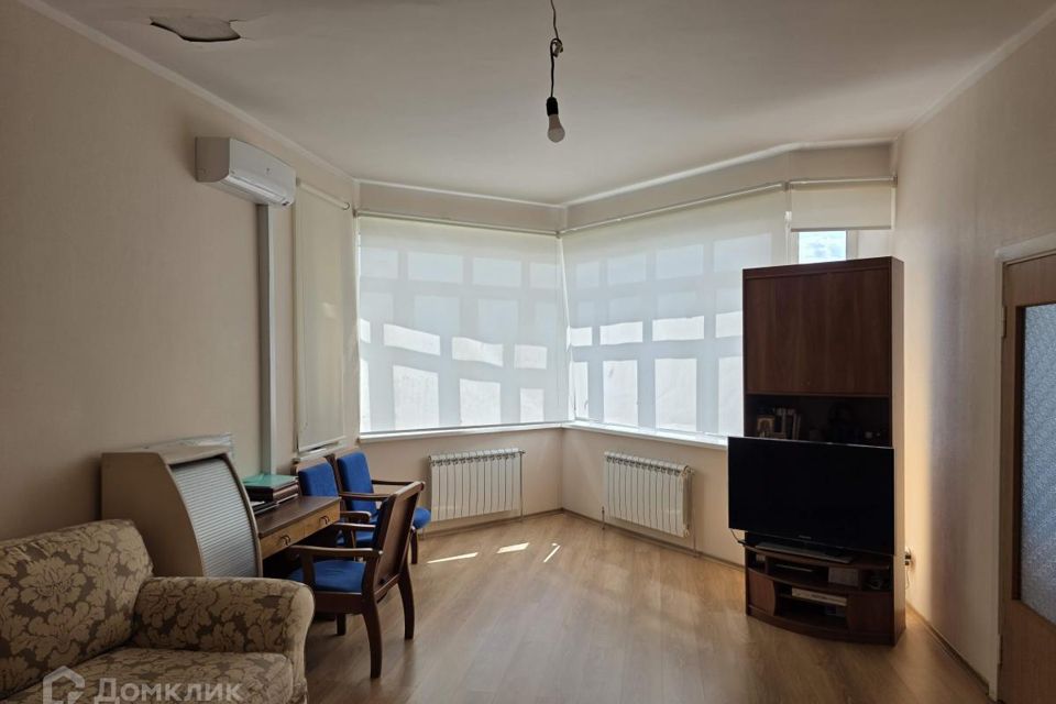 Продаётся 2-комнатная квартира, 82.1 м²