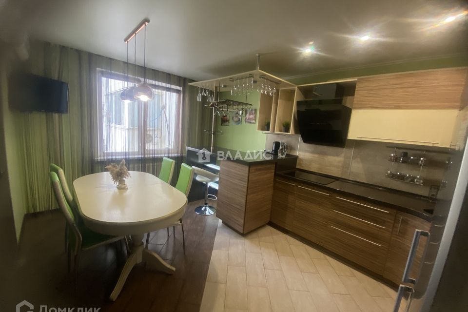 Продаётся 2-комнатная квартира, 65.3 м²