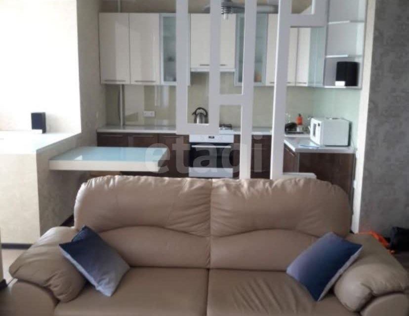 Продаётся 1-комнатная квартира, 43 м²