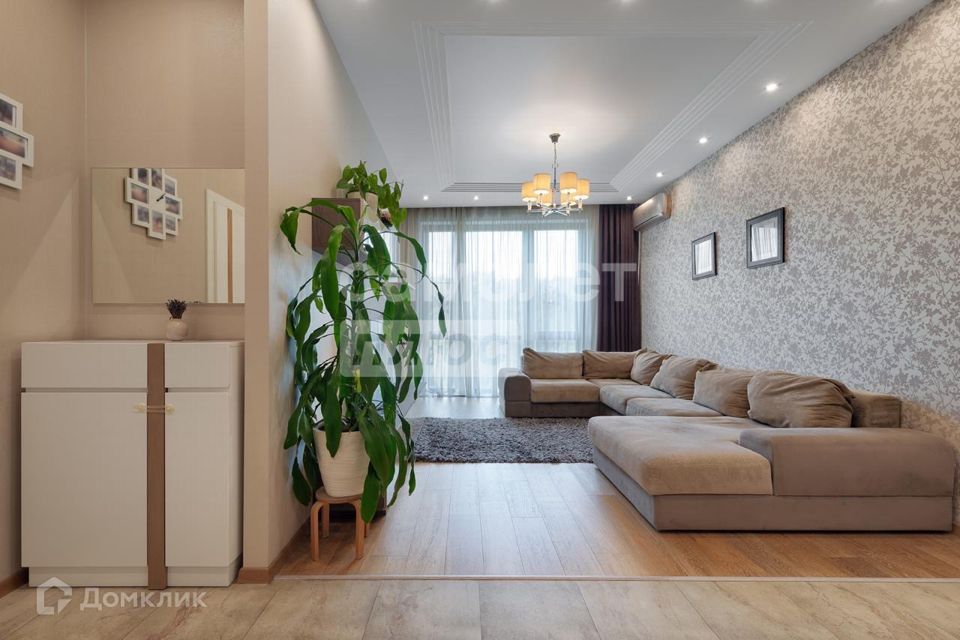 Продаётся 2-комнатная квартира, 75.7 м²