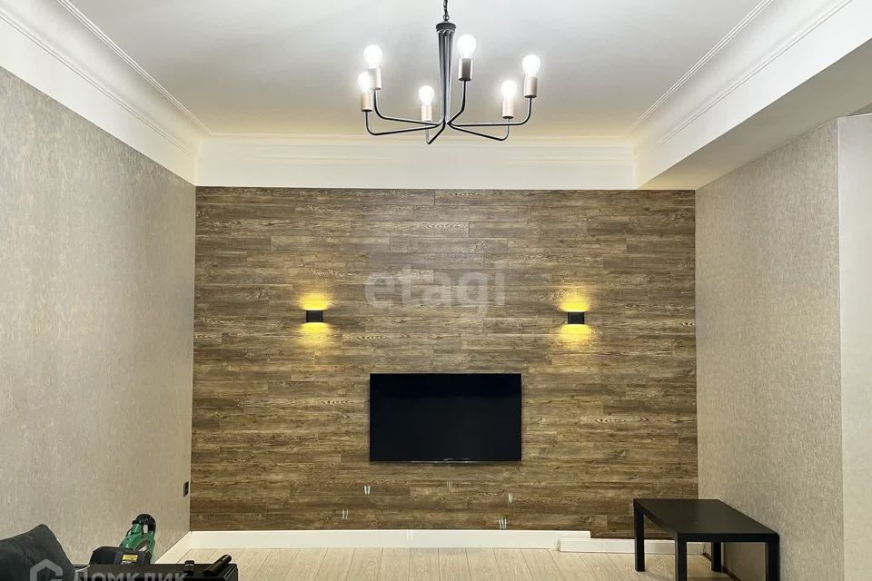 Продаётся 2-комнатная квартира, 65 м²