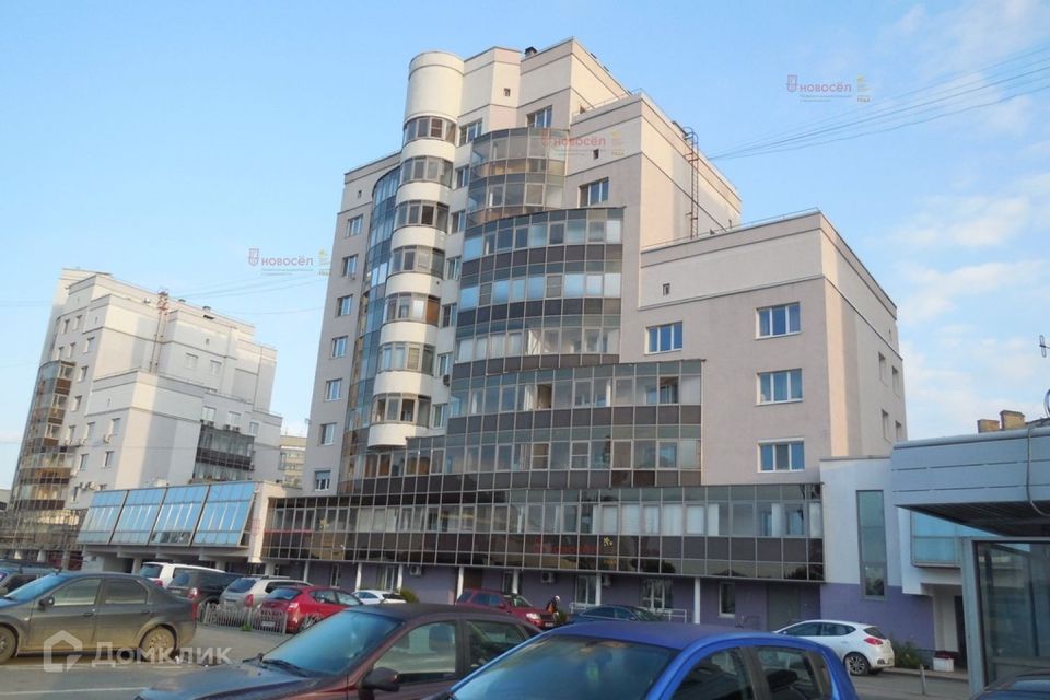 Продаётся 4-комнатная квартира, 151 м²