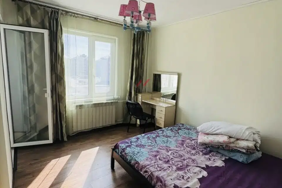 Продаётся 4-комнатная квартира, 74 м²