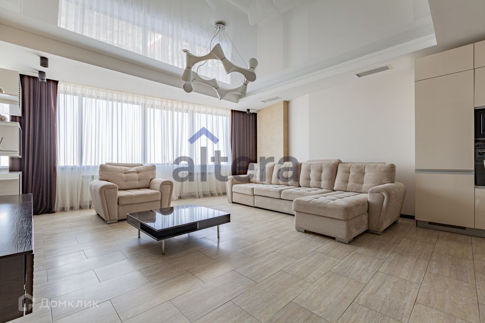 Продаётся 3-комнатная квартира, 129.9 м²