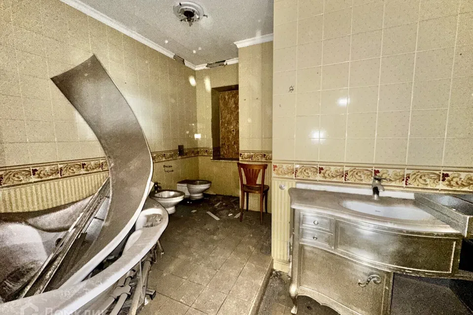 Продаётся 3-комнатная квартира, 203.1 м²