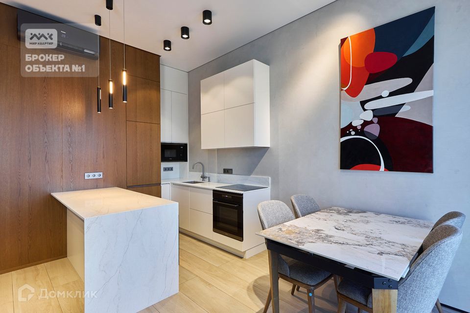 Продаётся 3-комнатная квартира, 100 м²
