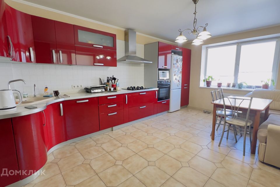 Продаётся 3-комнатная квартира, 110 м²