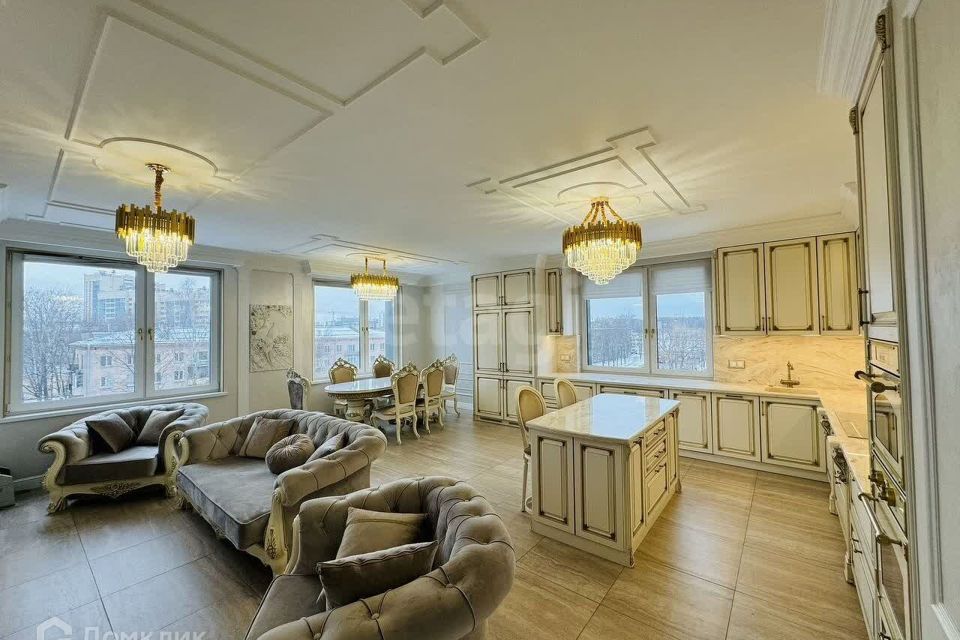 Продаётся 3-комнатная квартира, 120.1 м²