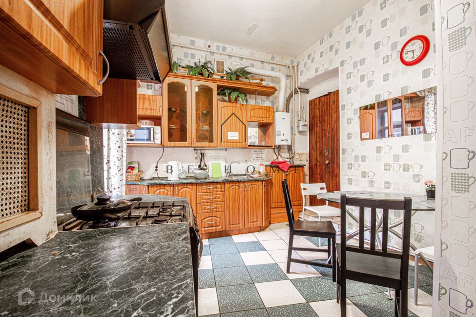 Сдаётся 6-комнатная квартира, 140 м²