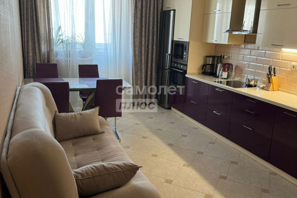 Продаётся 2-комнатная квартира, 71.3 м²