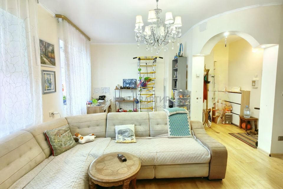 Продаётся 4-комнатная квартира, 72.8 м²