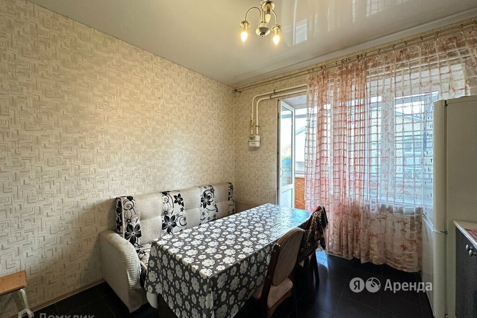 Сдаётся 1-комнатная квартира, 40 м²