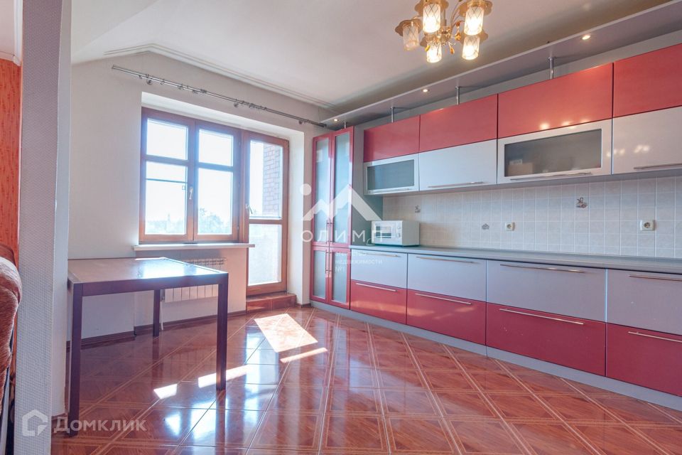 Продаётся 3-комнатная квартира, 136.9 м²