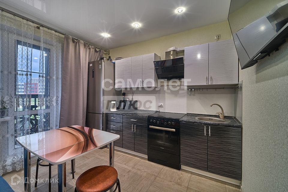 Продаётся 1-комнатная квартира, 42 м²