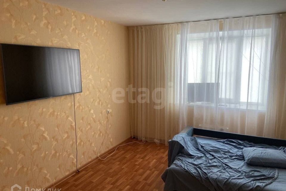 Продаётся 1-комнатная квартира, 42 м²