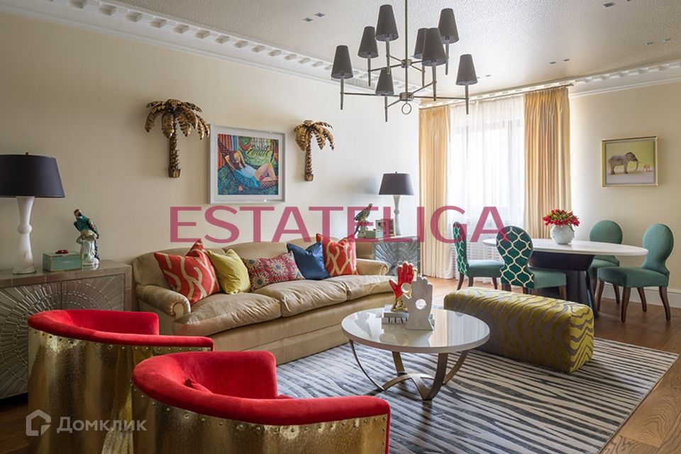 Продаётся 3-комнатная квартира, 140 м²