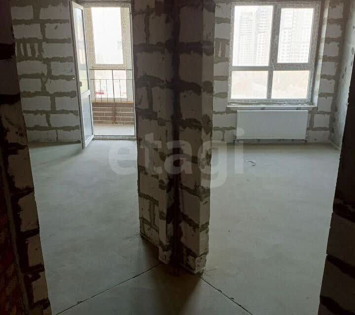 Продаётся 1-комнатная квартира, 43 м²