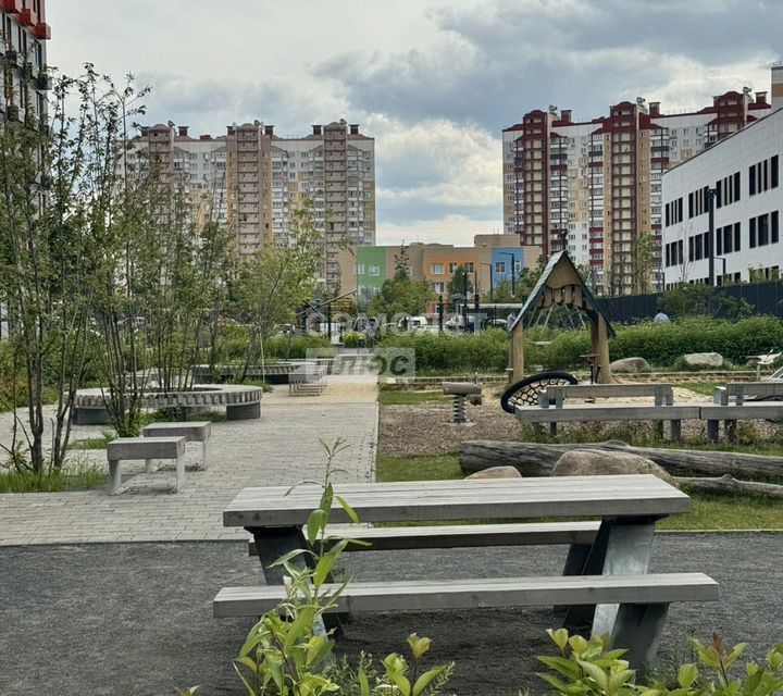 Продаётся 4-комнатная квартира, 91.6 м²