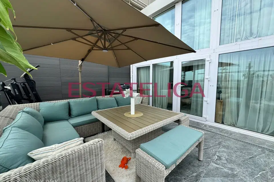 Продаётся 3-комнатная квартира, 130 м²