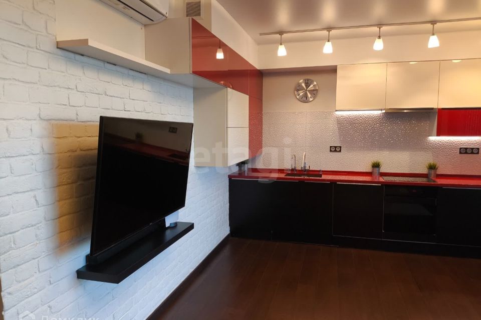 Продаётся 3-комнатная квартира, 111.8 м²